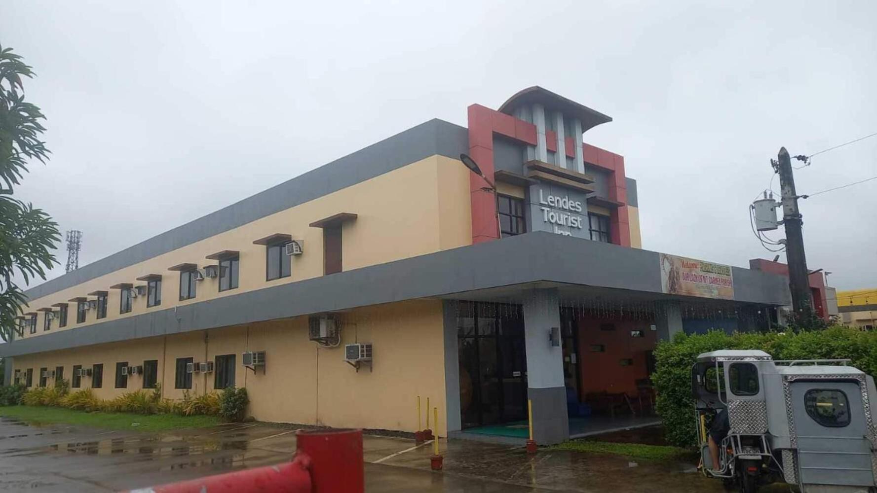 Oyo 1037 Lendes Tourist Inn Main Naga  Buitenkant foto