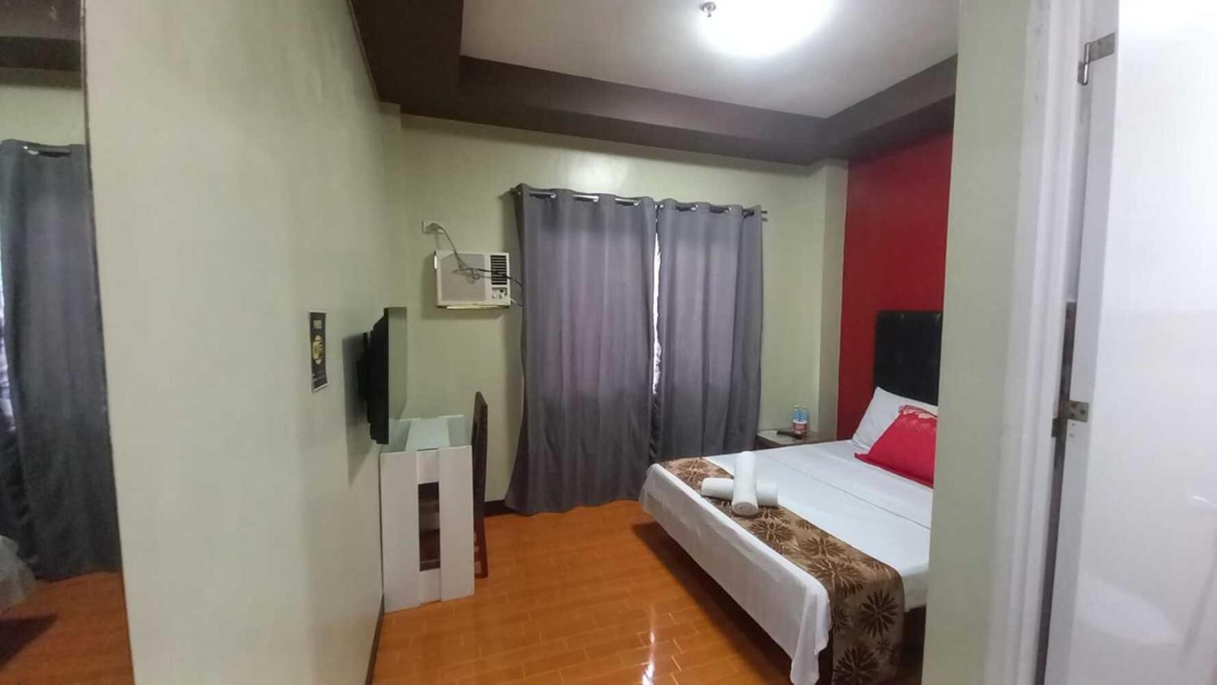 Oyo 1037 Lendes Tourist Inn Main Naga  Buitenkant foto